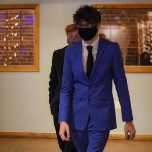 Meet your Posher, Levi